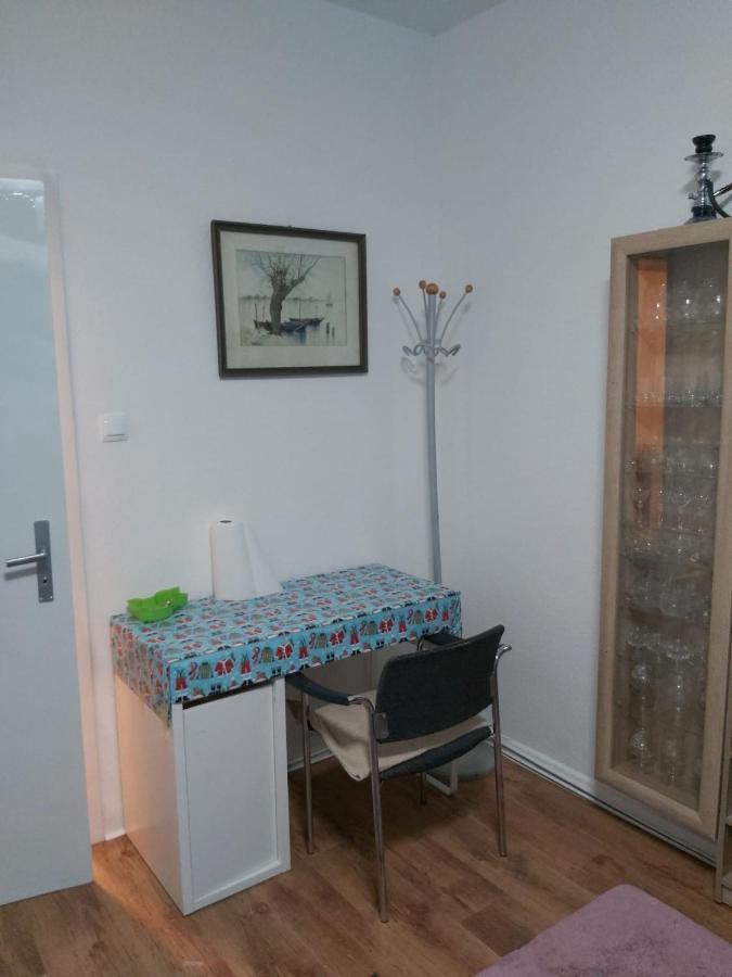 1 Zimmerwohnung Mit Kueche, Balkon Und Badezimmer In Duesseldorf Apartmen Luaran gambar