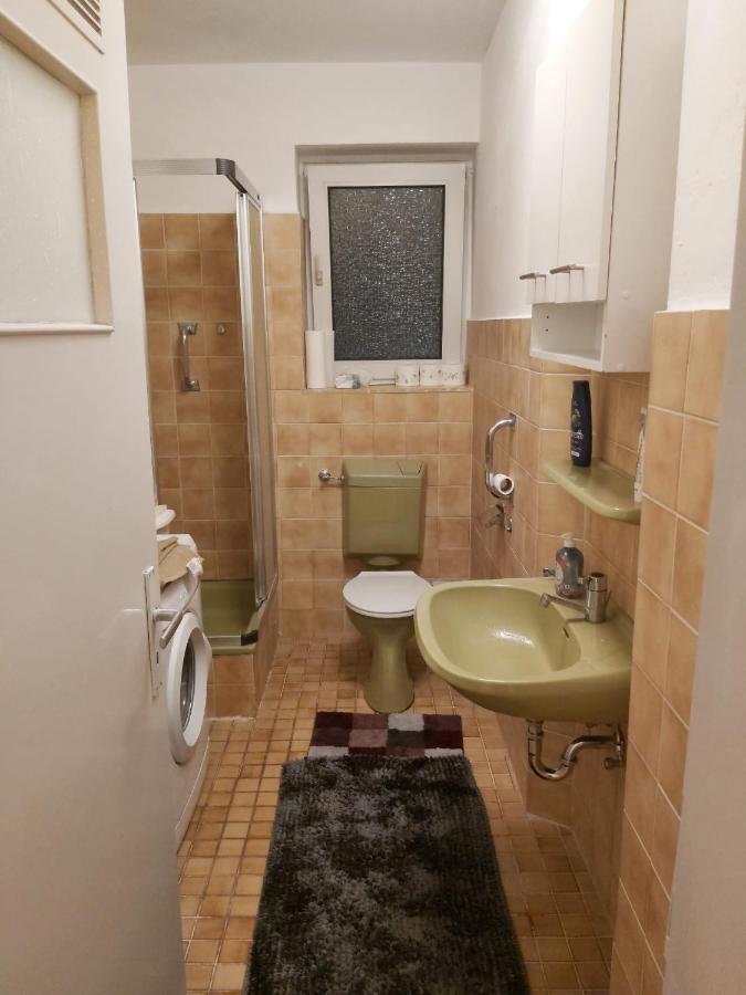 1 Zimmerwohnung Mit Kueche, Balkon Und Badezimmer In Duesseldorf Apartmen Luaran gambar